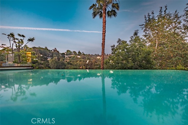 Detail Gallery Image 3 of 43 For 2608 Zorada Dr, Los Angeles,  CA 90046 - 4 Beds | 4/1 Baths