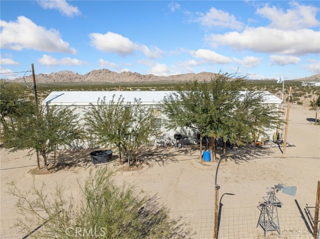 Detail Gallery Image 5 of 26 For 39626 E End Rd, Lucerne Valley,  CA 92356 - 2 Beds | 1 Baths