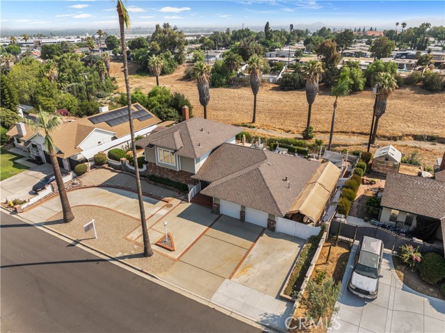 2001 Cypress Point Drive, Corona CA: https://media.crmls.org/medias/4fe35441-eea0-4e3c-a1e5-e21cebe731a8.jpg