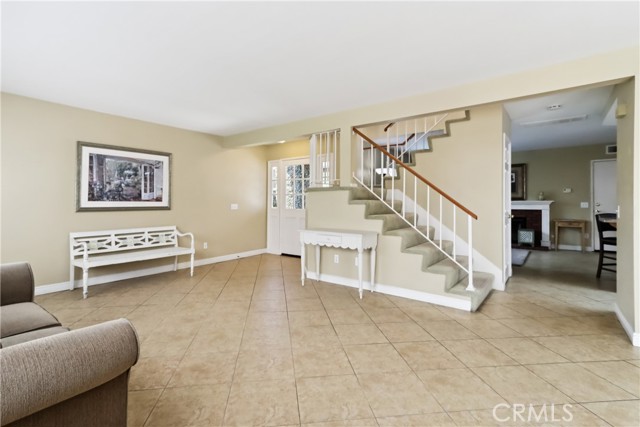 Detail Gallery Image 8 of 66 For 1124 N Holt Dr, Placentia,  CA 92870 - 4 Beds | 2/1 Baths