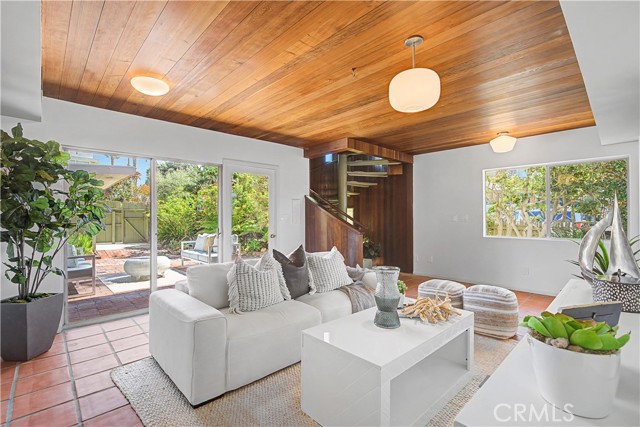 Detail Gallery Image 19 of 45 For 201 Avenue G, Redondo Beach,  CA 90277 - 4 Beds | 3 Baths