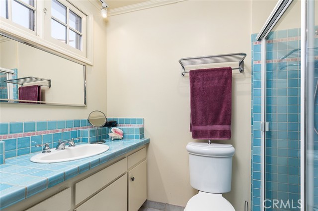 10522 Fernglen Avenue, Tujunga CA: https://media.crmls.org/medias/4fe4a6b9-f237-4e24-8beb-761c7c0187db.jpg