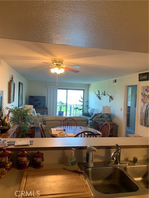 Detail Gallery Image 8 of 30 For 10 Royale Ave #12,  Lakeport,  CA 95453 - 2 Beds | 2 Baths