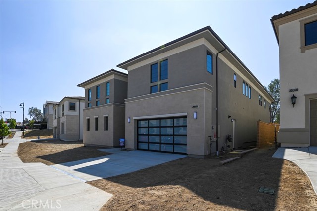 Detail Gallery Image 2 of 65 For 20552 Edgewood Ct, Chatsworth,  CA 91311 - 5 Beds | 5/1 Baths
