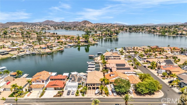 30420 Longhorn Drive, Canyon Lake CA: https://media.crmls.org/medias/4fe53a3a-08ce-407f-91e6-a052284f0a4e.jpg
