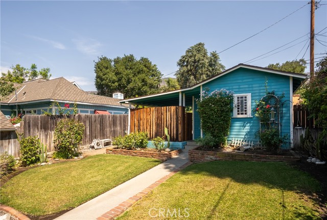 211 E Virginia Avenue, Glendora CA: https://media.crmls.org/medias/4fe73777-91ec-42ca-b8f4-5d84e09f6590.jpg