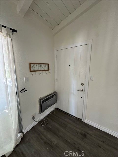 Detail Gallery Image 11 of 37 For 1345 Cabrillo Park Dr #S04,  Santa Ana,  CA 92701 - 1 Beds | 1 Baths