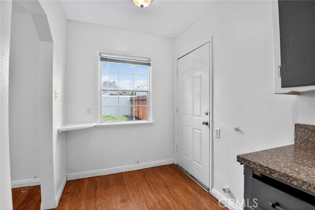 Detail Gallery Image 6 of 16 For 253 E Louise, Long Beach,  CA 90805 - 2 Beds | 2 Baths