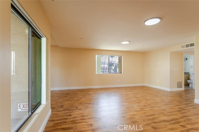 Detail Gallery Image 6 of 18 For 1466 Tamarind Ave #304,  Los Angeles,  CA 90028 - 2 Beds | 2 Baths