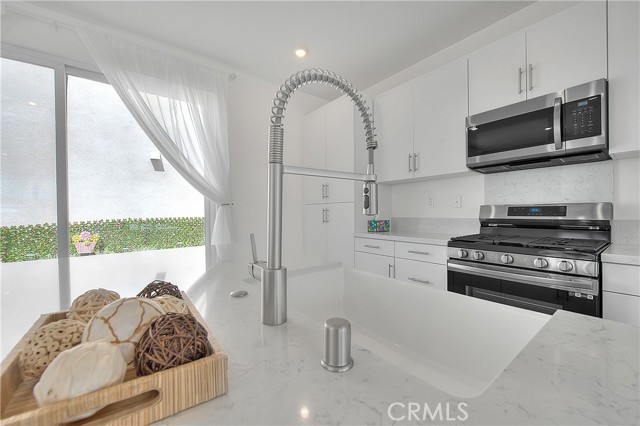 Detail Gallery Image 17 of 75 For 15820 Caterpillar Dr, Fontana,  CA 92336 - 4 Beds | 3 Baths