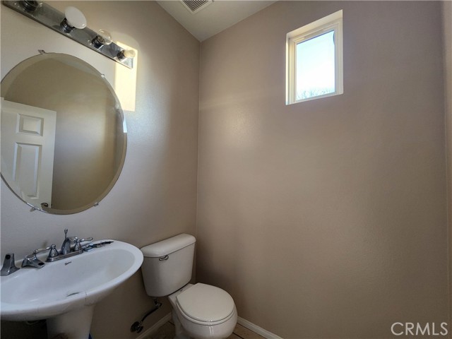 Detail Gallery Image 12 of 17 For 3827 Carrotwood St, Riverside,  CA 92501 - 3 Beds | 2/1 Baths