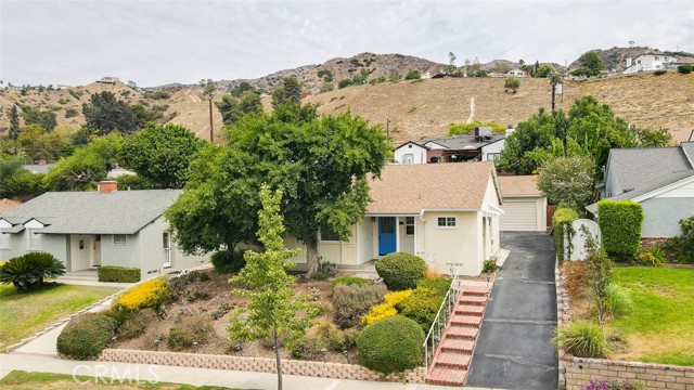 Detail Gallery Image 1 of 35 For 1906 Amber Ln, Burbank,  CA 91504 - 3 Beds | 1 Baths