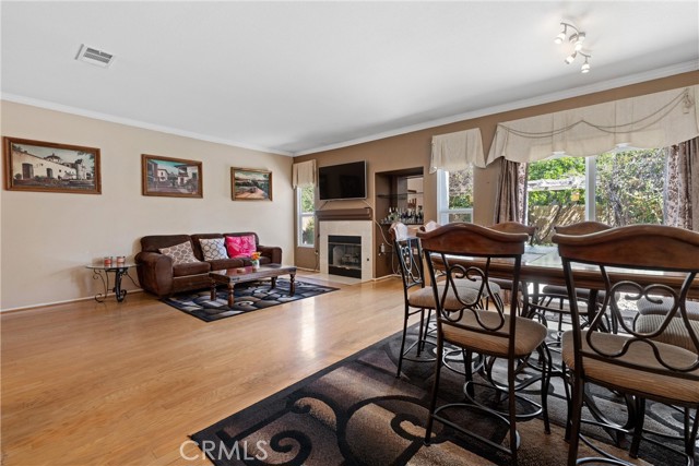 1721 W Ave H-4, Lancaster CA: https://media.crmls.org/medias/4fe90720-47f2-4b1b-a2cc-54f594170f57.jpg
