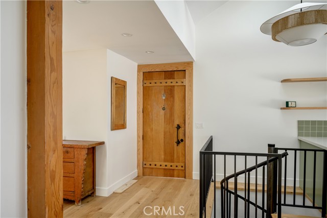 811 Maltman Avenue, Los Angeles CA: https://media.crmls.org/medias/4fe96c88-672a-4036-86d5-015e674cefbf.jpg