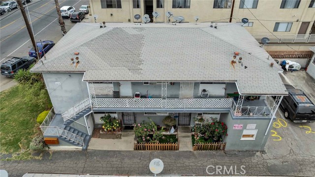6862 Hazeltine Avenue, Van Nuys CA: https://media.crmls.org/medias/4fe9cae7-a38b-4c8f-8137-0f264c3e426e.jpg