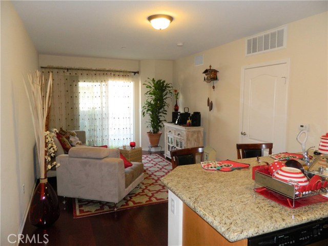 2750 Artesia Boulevard, Redondo Beach, California 90278, 2 Bedrooms Bedrooms, ,2 BathroomsBathrooms,Residential,Sold,Artesia,SW17030812