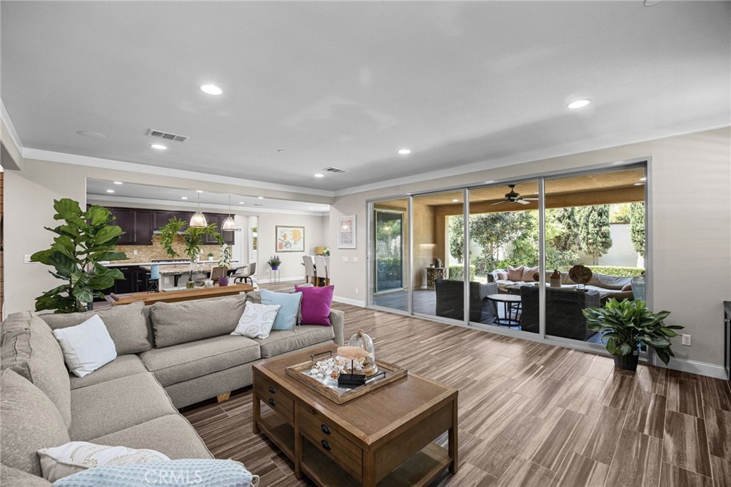 MLS #WS25158608 img 6