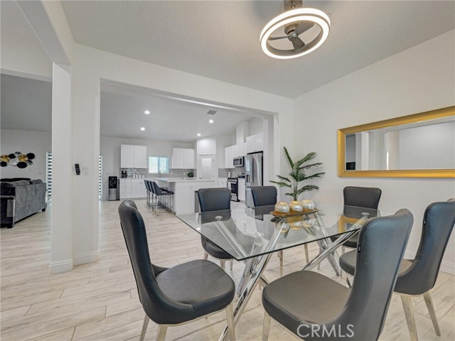 11515 Tamarisk Avenue, Hesperia CA: https://media.crmls.org/medias/4fea7d17-61cd-4acc-88e7-06077a7e46b5.jpg