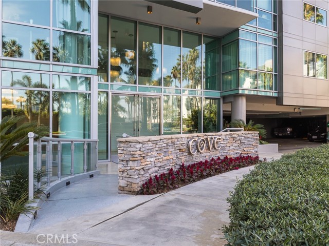 13650 Marina Pointe Drive, 603 photo 4