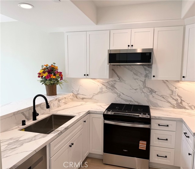 Front Image Thumbnail for CRHD26003637