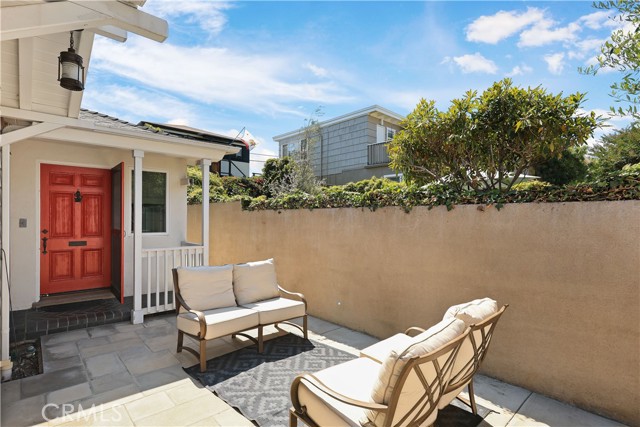 1029 Glenneyre Street, Laguna Beach CA: https://media.crmls.org/medias/4febd1f2-0b6c-4724-a9a6-ae953912119e.jpg