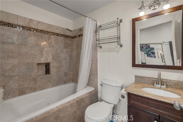 Detail Gallery Image 26 of 39 For 10943 Laurel Canyon #B9,  San Fernando,  CA 91340 - 2 Beds | 2 Baths