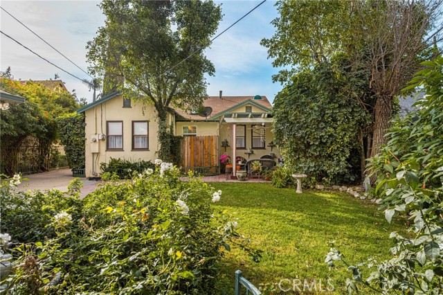 Detail Gallery Image 3 of 36 For 4545 Sunnyside Dr, Riverside,  CA 92506 - 2 Beds | 2 Baths