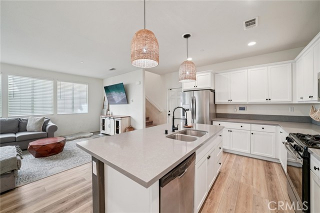 Detail Gallery Image 24 of 57 For 618 S Brampton Ln, Rialto,  CA 92376 - 4 Beds | 3 Baths