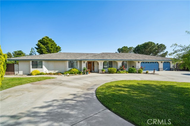 13319 Waco Ln, Apple Valley CA: https://media.crmls.org/medias/4ff020c1-e3c4-46f6-b291-5c0f33d6da07.jpg
