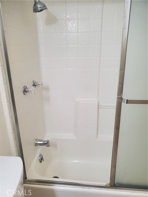 17961 Lull Street, Reseda CA: https://media.crmls.org/medias/4ff02865-eb92-4cd4-b8aa-9d9d62d49bef.jpg
