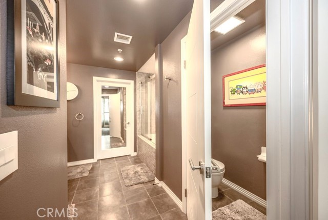 Detail Gallery Image 18 of 37 For 931 E Walnut St #101,  Pasadena,  CA 91106 - 2 Beds | 2/1 Baths