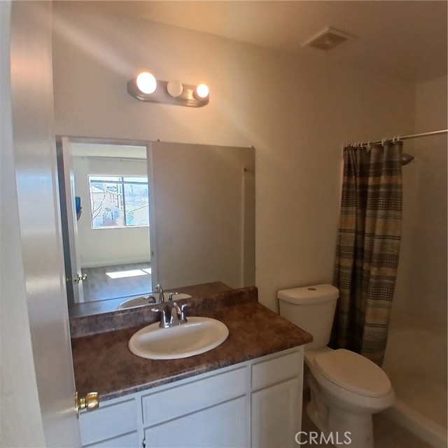 Detail Gallery Image 15 of 16 For 509 E Avenue Q-2 #B,  Palmdale,  CA 93550 - 2 Beds | 2 Baths