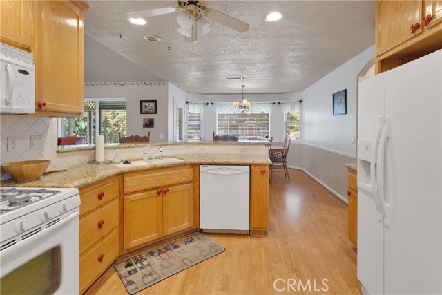 14908 Dakota Road, Apple Valley CA: https://media.crmls.org/medias/4ff17b99-006f-4672-aaef-46f42a739c53.jpg