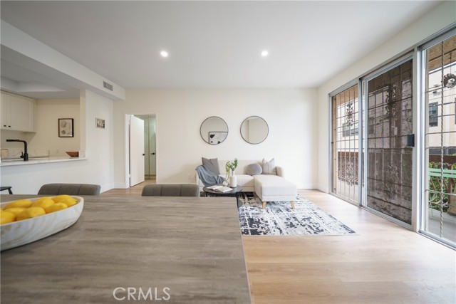 104 S Hayworth Avenue, Los Angeles CA: https://media.crmls.org/medias/4ff23147-24d0-44f7-b4ac-24ed5967c1f1.jpg
