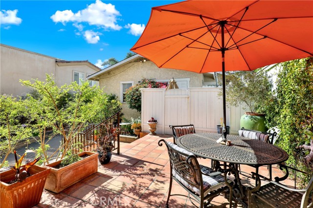 834 15th Street, Hermosa Beach CA: https://media.crmls.org/medias/4ff2ae6f-0695-4a82-86b4-9ac4c76f8ce1.jpg