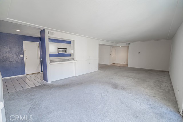 Detail Gallery Image 8 of 31 For 5050 Coldwater Canyon Ave #306,  Sherman Oaks,  CA 91423 - 2 Beds | 2 Baths