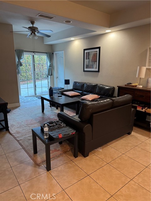 Detail Gallery Image 3 of 14 For 2057 Bush, Santa Ana,  CA 92706 - 4 Beds | 3 Baths