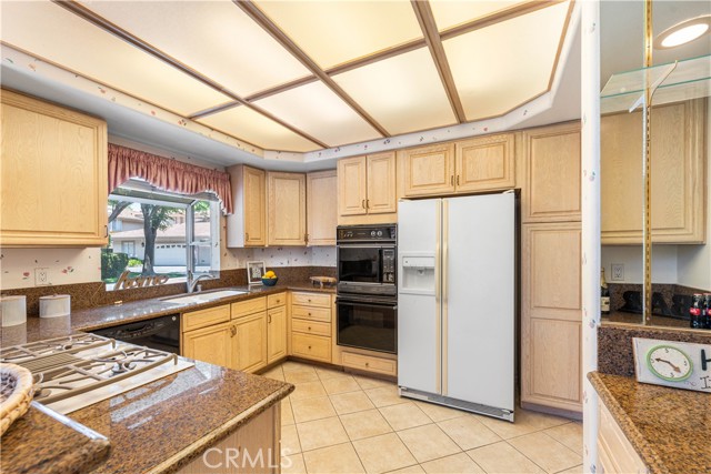 7 Greenmeadow Drive, Newbury Park CA: https://media.crmls.org/medias/4ff4439f-40fa-422f-9c2d-6dead417373e.jpg