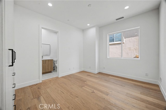 Detail Gallery Image 17 of 29 For 2205 Marshalfield #B,  Redondo Beach,  CA 90278 - 4 Beds | 3/1 Baths