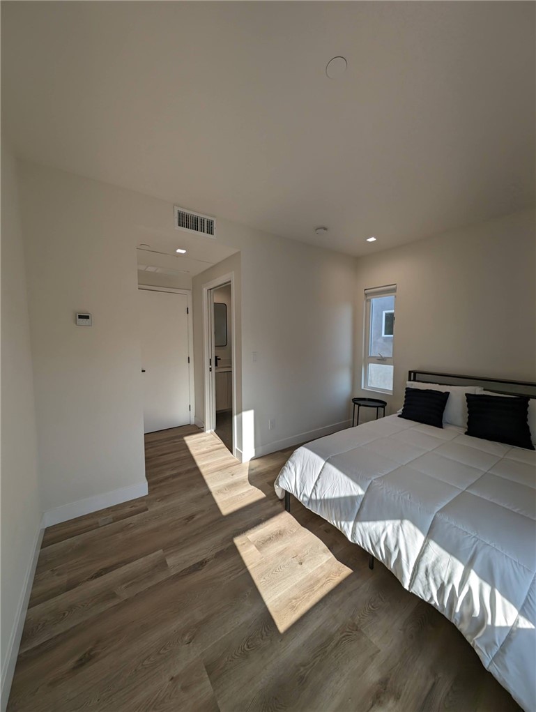 Detail Gallery Image 7 of 13 For 2026 Federal Ave, Los Angeles,  CA 90025 - – Beds | – Baths