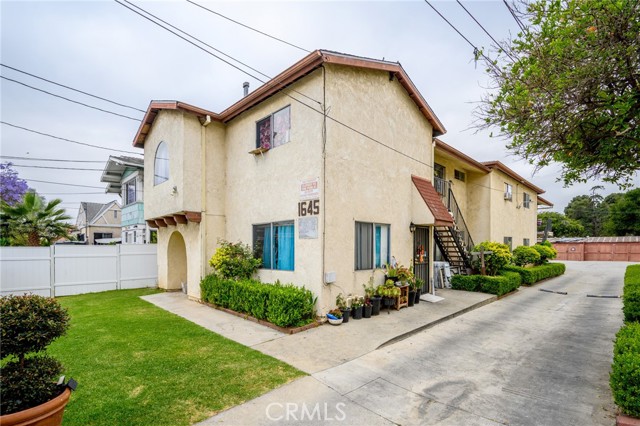 1641 S Catalina Street, Los Angeles CA: https://media.crmls.org/medias/4ff5f07a-7816-4dd1-a840-b20efe26fb63.jpg