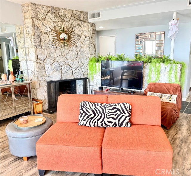 Detail Gallery Image 4 of 56 For 11759 S Circle Dr, Whittier,  CA 90601 - 3 Beds | 2/1 Baths