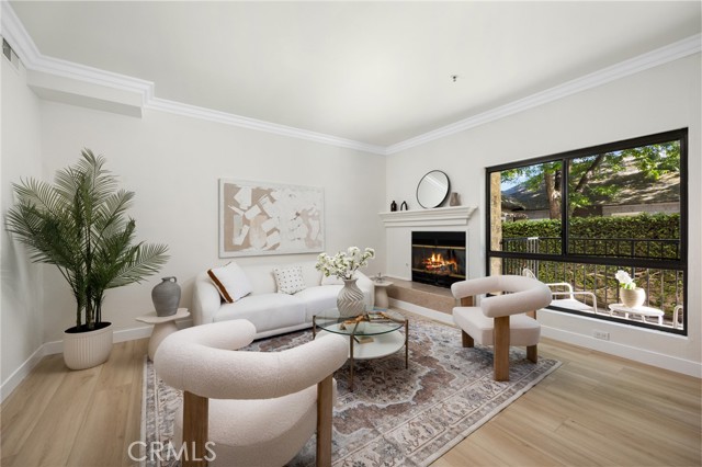 Detail Gallery Image 5 of 29 For 222 S Catalina Ave #8,  Pasadena,  CA 91106 - 3 Beds | 3/1 Baths