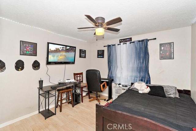 Detail Gallery Image 13 of 43 For 12730 Fir St, Oak Hills,  CA 92344 - 6 Beds | 4/1 Baths