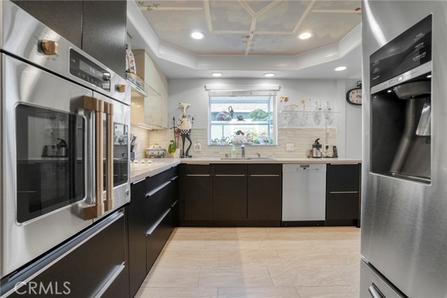 Detail Gallery Image 6 of 23 For 14542 Otsego, Sherman Oaks,  CA 91403 - 4 Beds | 4 Baths