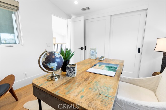 505 Poppy Avenue, Corona del Mar CA: https://media.crmls.org/medias/4ff85313-7205-466a-a73e-e97c814b4bee.jpg