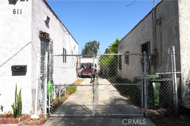 Detail Gallery Image 6 of 40 For 611 W 91st, Los Angeles,  CA 90044 - 3 Beds | 2 Baths