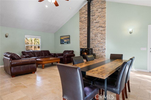 Detail Gallery Image 9 of 37 For 301 S Shakespeare Ln, Big Bear City,  CA 92314 - 3 Beds | 2 Baths
