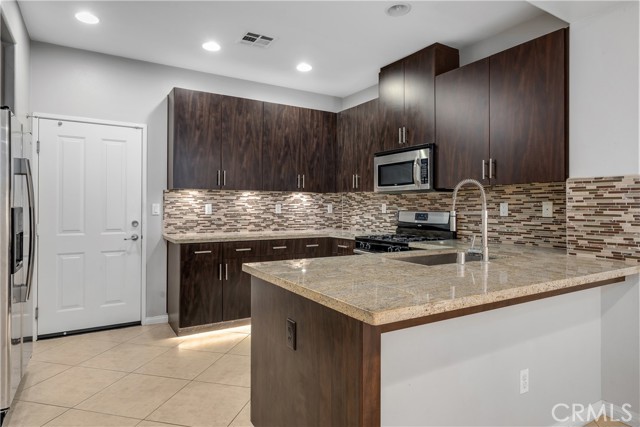 629 Forest Park Boulevard, Oxnard CA: https://media.crmls.org/medias/4ff9a50f-316a-4120-90fc-65ff26795f78.jpg