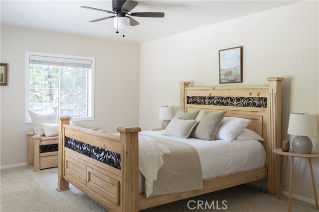 262 State Highway 173, Lake Arrowhead CA: https://media.crmls.org/medias/4ffa0f6b-5d8e-4b82-8c60-2fe35172c8d2.jpg